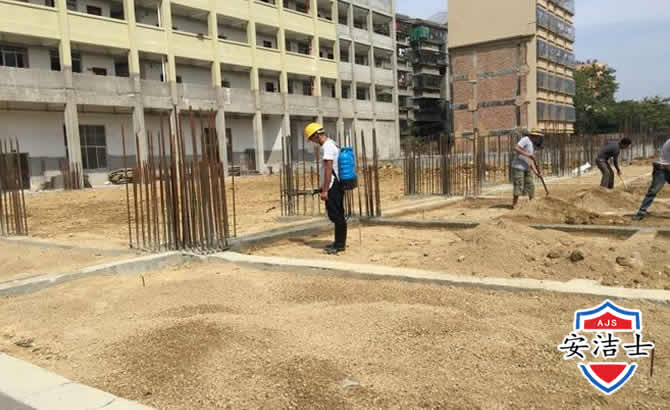 浦江学校机关防治白蚁